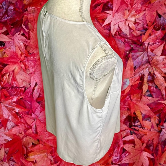 MICHAEL Michael Kors White Pleat Front Chiffon Swing Tank Size Large - Picture 4 of 9